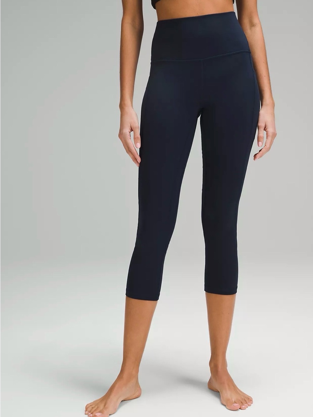 Lululemon Speed Up Crop leggings pockets. Size 6